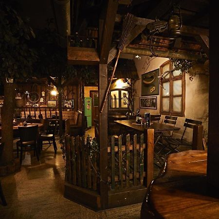Pension Ruessel-Pub Sangerhausen Buitenkant foto
