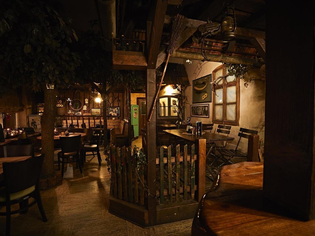 Pension Ruessel-Pub Sangerhausen Buitenkant foto