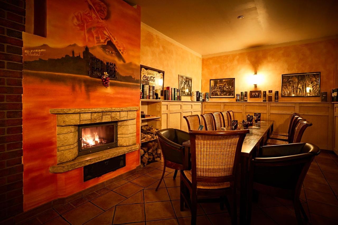 Pension Ruessel-Pub Sangerhausen Buitenkant foto
