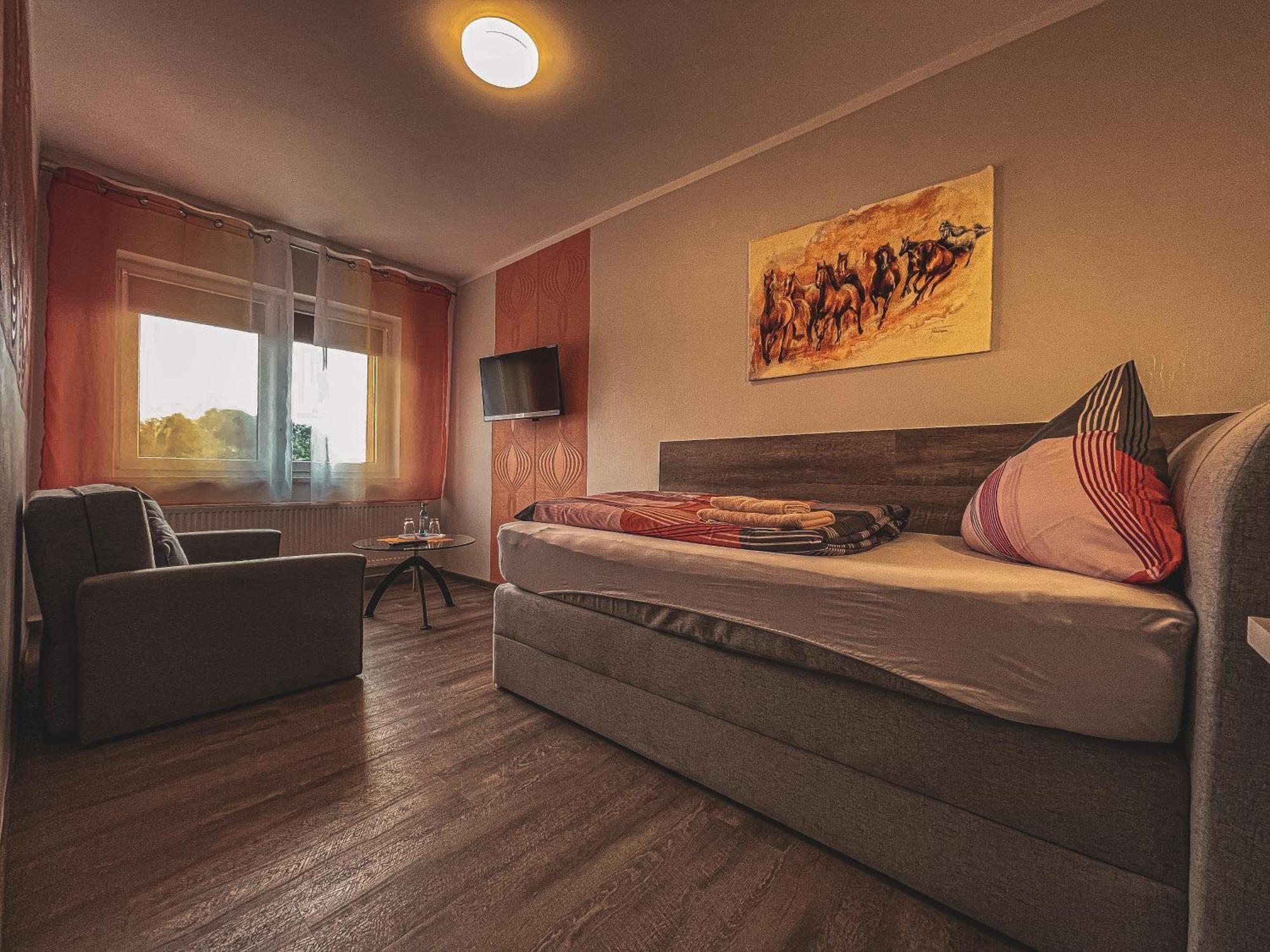 Pension Ruessel-Pub Sangerhausen Kamer foto